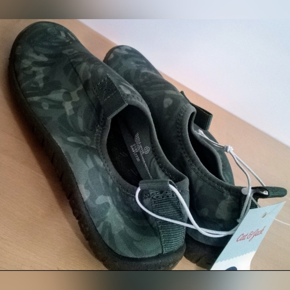 (New) Youth/Kids "Grover" Slip-On Water Shoes by Cat & Jack, Camo Green, Size 13